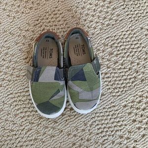 Toms toddler shoes
